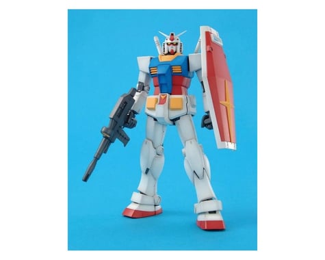 Bandai MG 1/100 Gundam RX-78-2 (Ver 2.0) "Mobile Suit Gundam" Model Kit