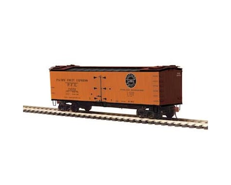 MTH Trains HO R40-2 Wood Reefer, Flaharty Dairy #38552