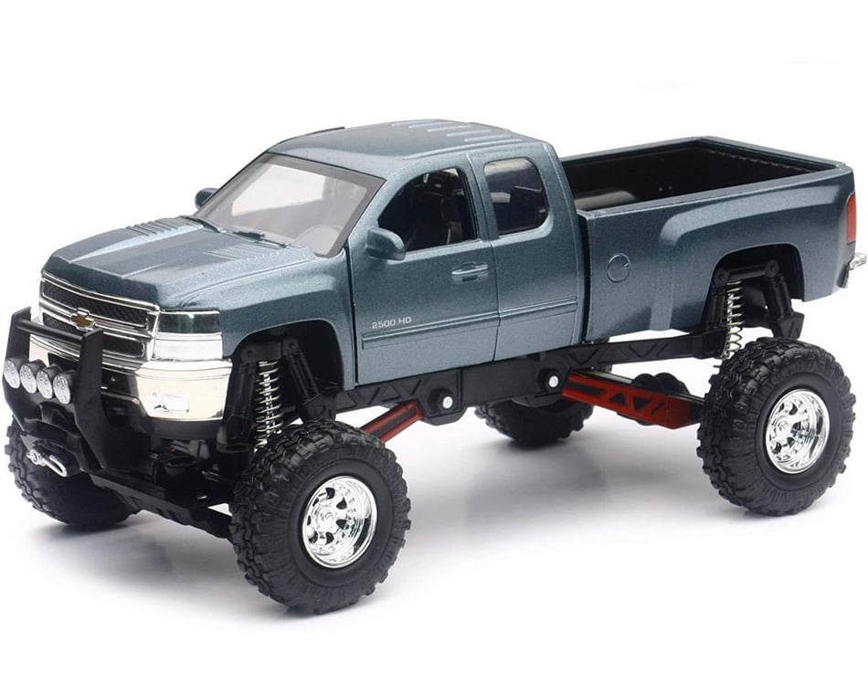 New Ray 1 32 Scale Lifted Chevy Silverado 2500HD 4X4 Model Kit NRY54526 AMain Hobbies